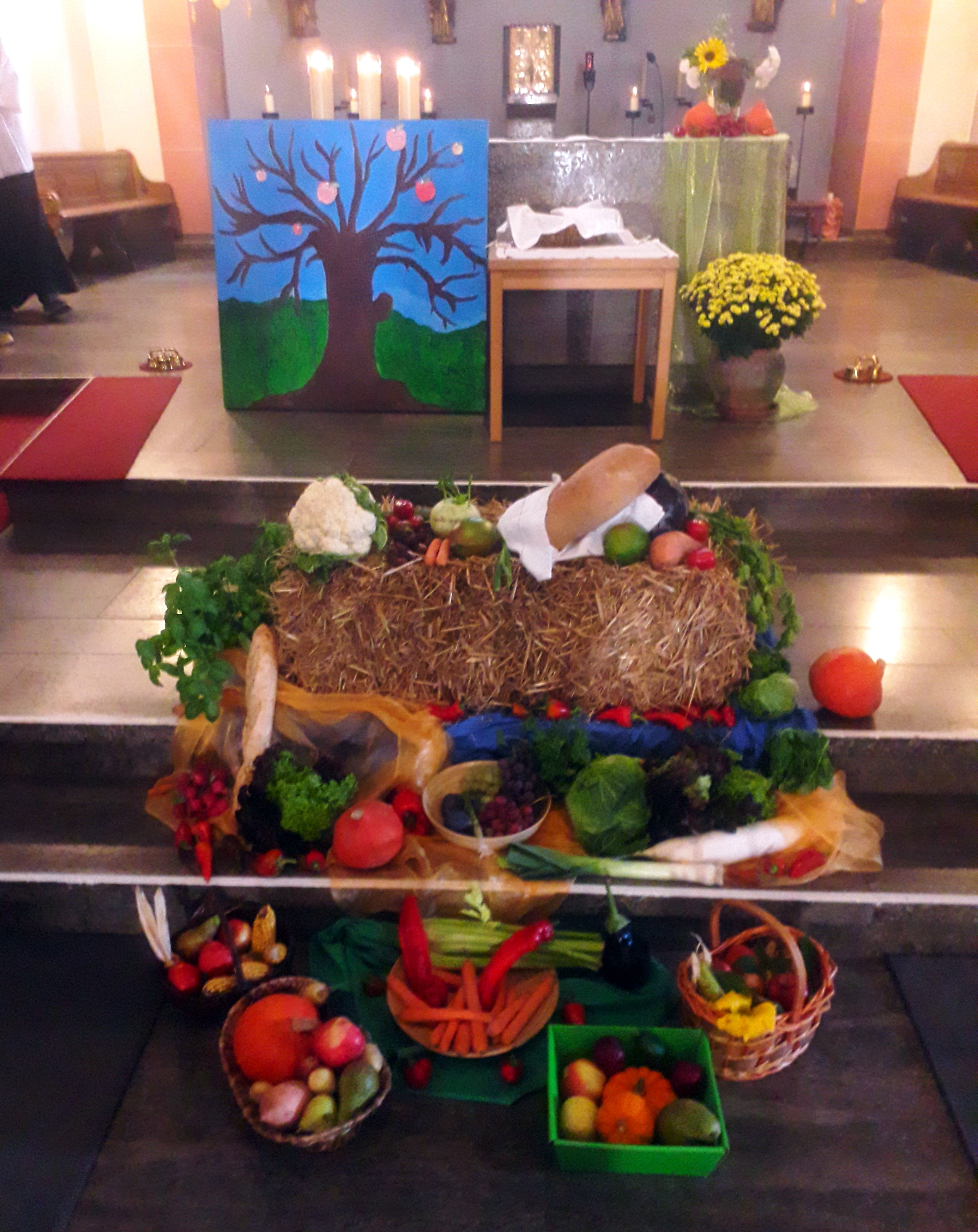  Erntedankaltar in St. Peter und Paul © Wolfram Schmidt
