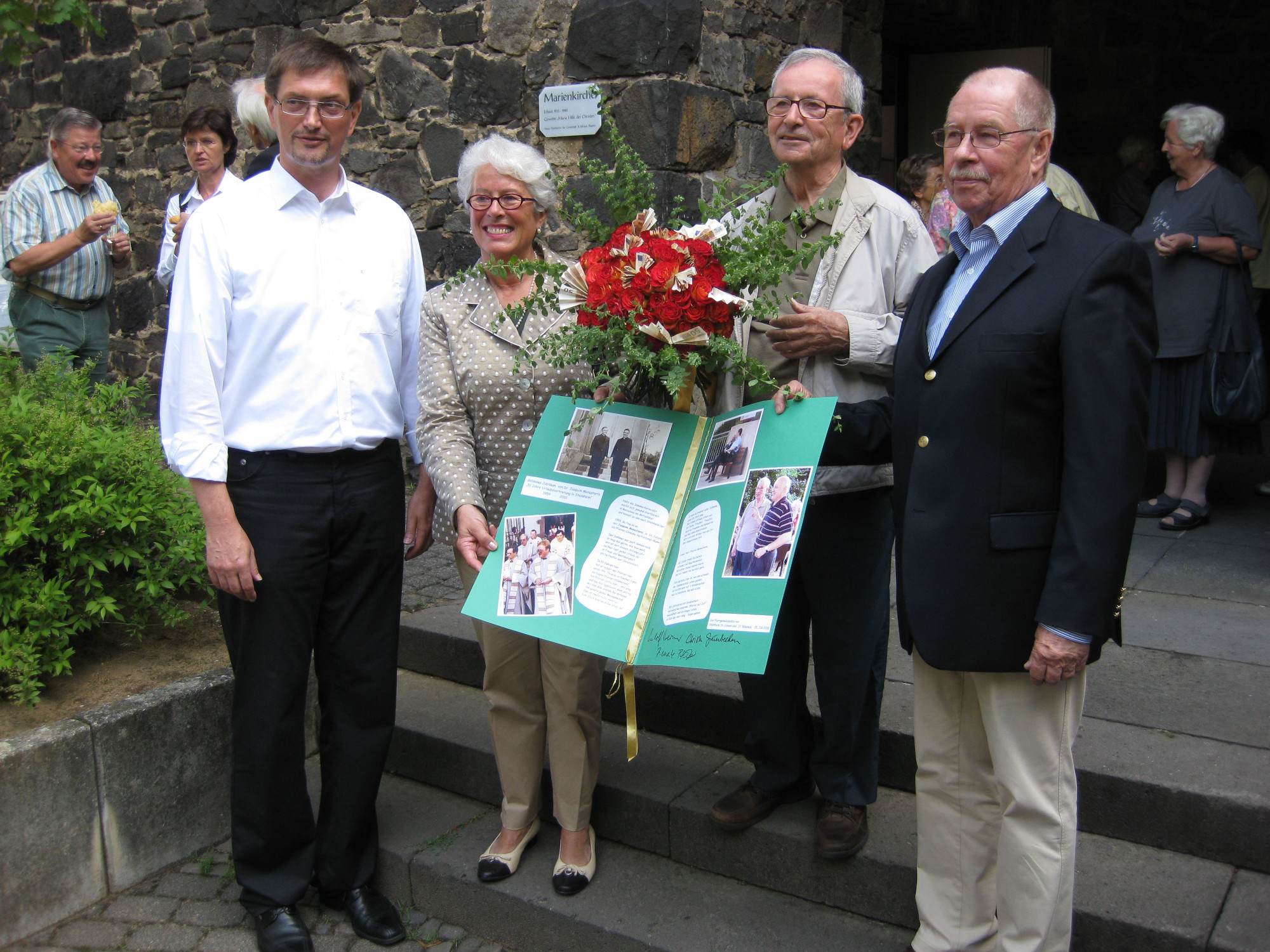  Festgottesdienst zum 50 jährigen Jubiläum als Sommerpfarrer von Pfarrer Monasterio. Bild: © Armin Grünbecken
